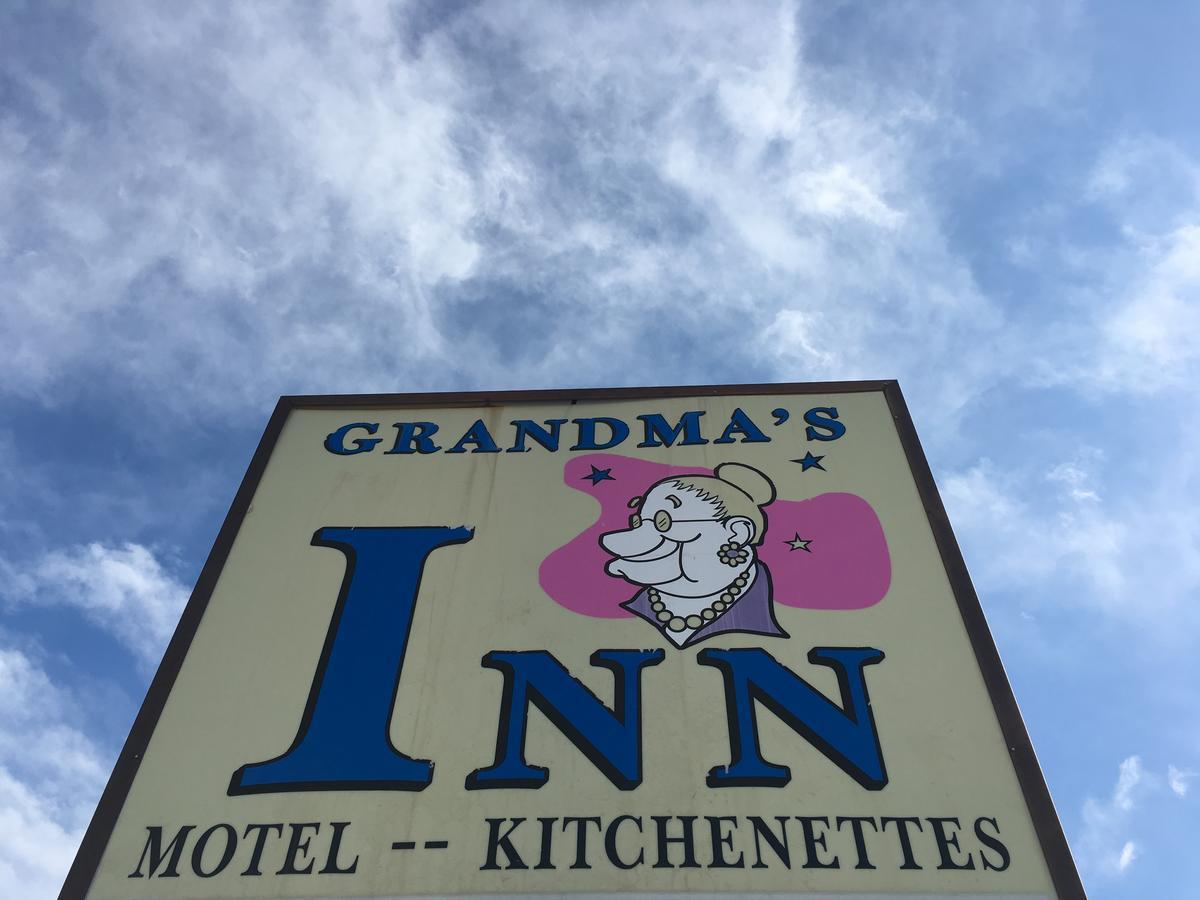 Grandmas Inn トリントン エクステリア 写真